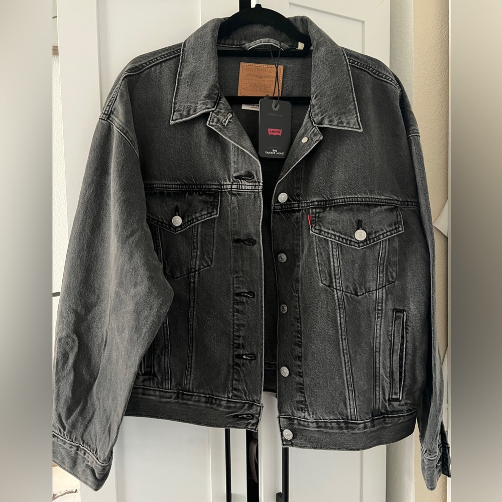 Levis 90’s Denim Trucker Jacket! Brand New!